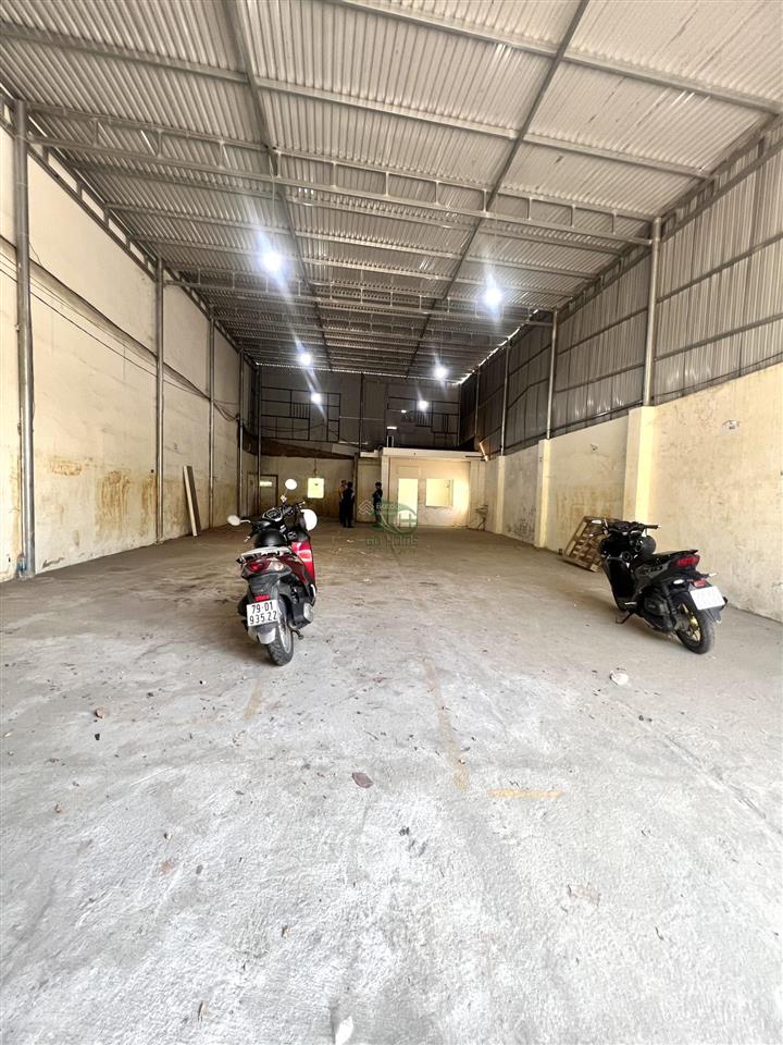 Cho thuê kho cầu dứa phú nông 235m2 giá 12 triệu/tháng