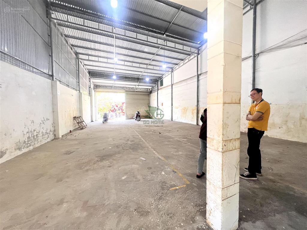 Cho thuê kho cầu dứa phú nông 235m2 giá 12 triệu/tháng