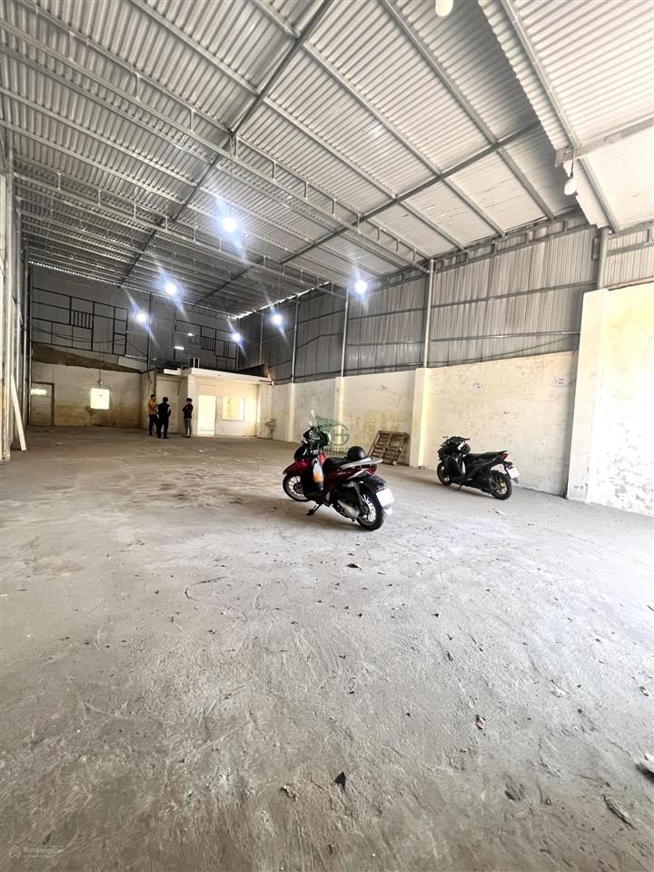 Cho thuê kho cầu dứa phú nông 235m2 giá 12 triệu/tháng