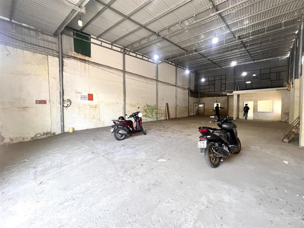 Cho thuê kho cầu dứa phú nông 235m2 giá 12 triệu/tháng