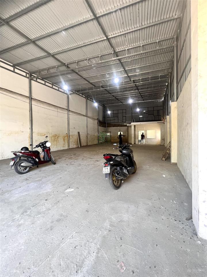 Cho thuê kho cầu dứa phú nông 235m2 giá 12 triệu/tháng