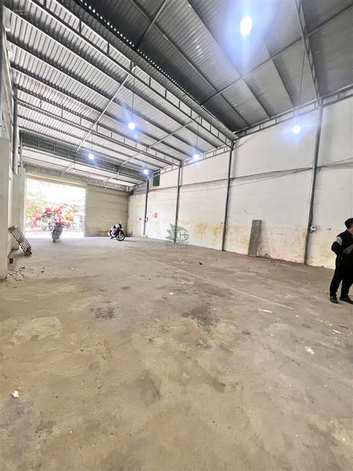 Cho thuê kho cầu dứa phú nông 235m2 giá 12 triệu/tháng