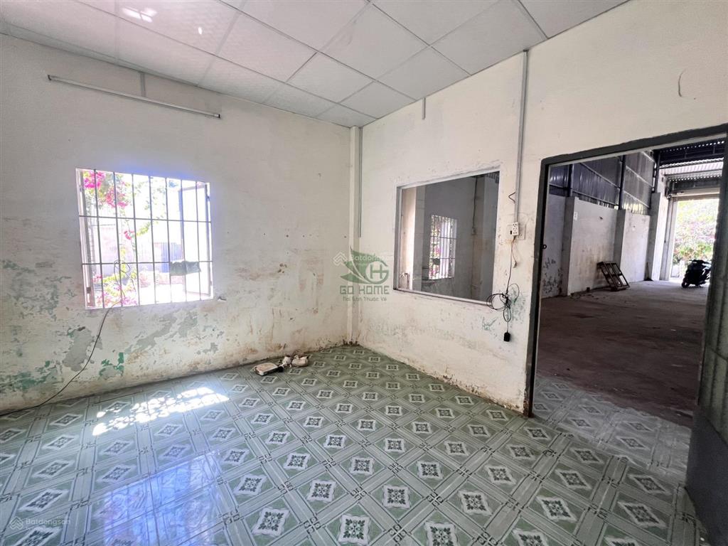Cho thuê kho cầu dứa phú nông 235m2 giá 12 triệu/tháng