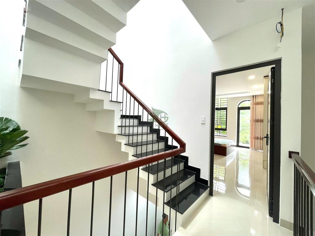 Cho thuê nhà nguyên căn 3 phòng ngủ mới xây full nội thất khu mỹ gia thái hưng 22 triệu/tháng