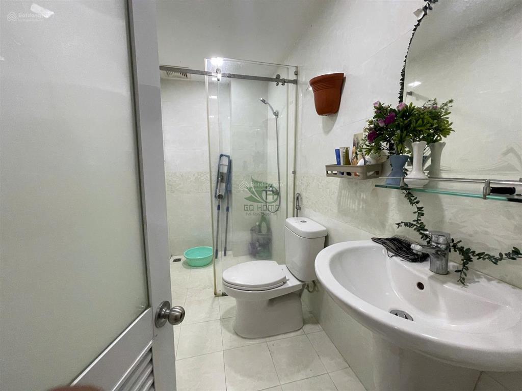 Cho thuê nhà nguyên căn 3 phòng ngủ full nội thất khu trung tâm thành phố giá 15 triệu/tháng
