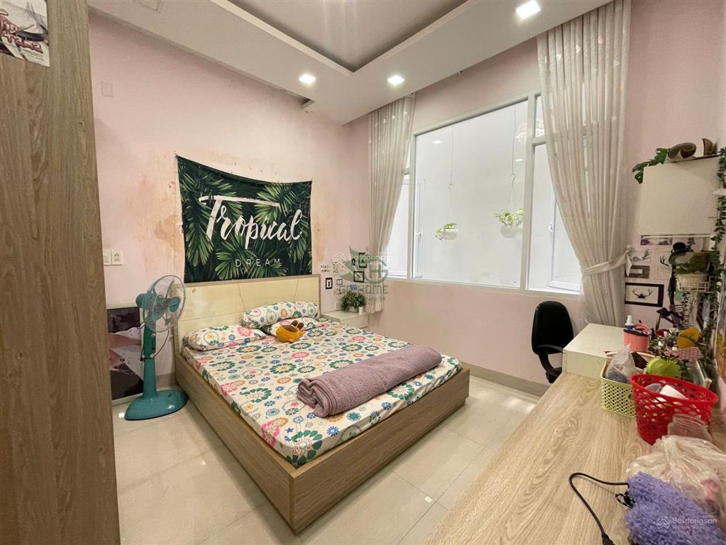 Cho thuê nhà nguyên căn 3 phòng ngủ full nội thất khu trung tâm thành phố giá 15 triệu/tháng