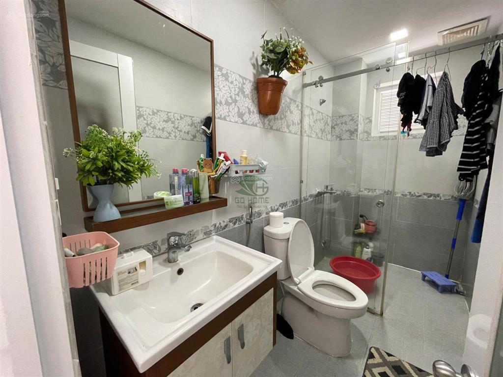 Cho thuê nhà nguyên căn 3 phòng ngủ full nội thất khu trung tâm thành phố giá 15 triệu/tháng