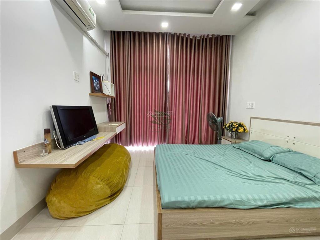 Cho thuê nhà nguyên căn 3 phòng ngủ full nội thất khu trung tâm thành phố giá 15 triệu/tháng