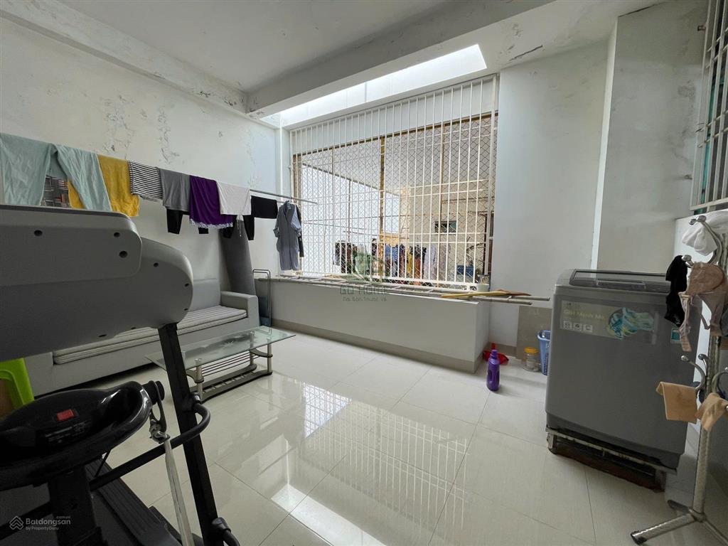 Cho thuê nhà nguyên căn 3 phòng ngủ full nội thất khu trung tâm thành phố giá 15 triệu/tháng
