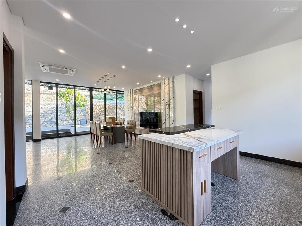 Cho thuê villa sân vườn view núi 2 phòng ngủ full nội thất mới khu phía tây nha trang giá 22 triệu