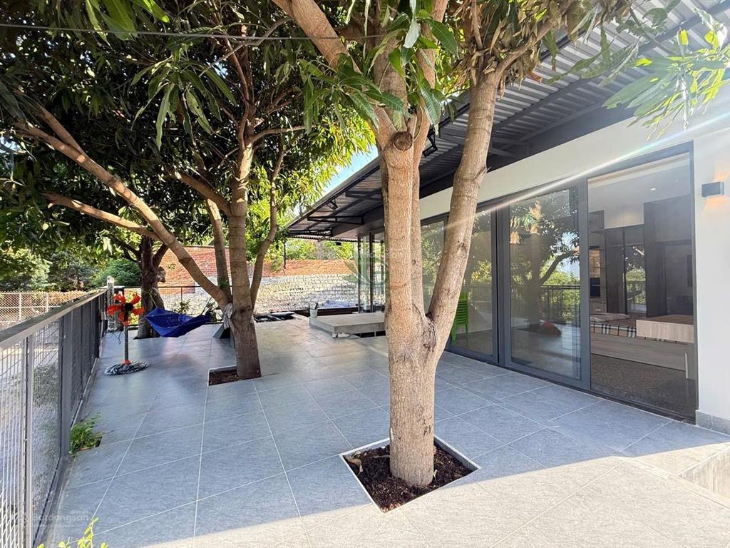 Cho thuê villa sân vườn view núi 2 phòng ngủ full nội thất mới khu phía tây nha trang giá 22 triệu