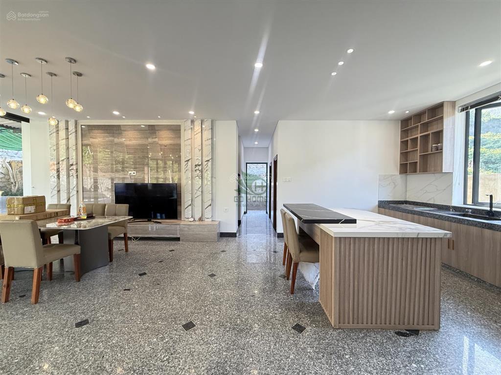 Cho thuê villa sân vườn view núi 2 phòng ngủ full nội thất mới khu phía tây nha trang giá 22 triệu