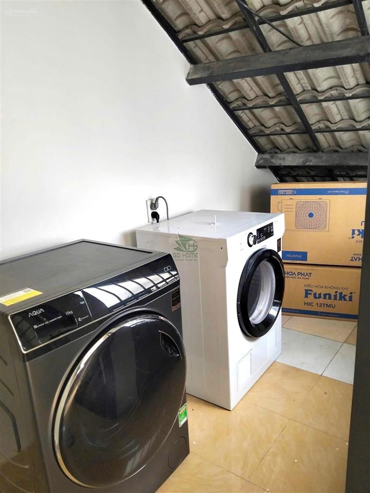 Cho thuê nhà 3 tầng 3 phòng ngủ có sân vườn thoáng mát gần biển khu bắc nha trang giá 20 triệu/th