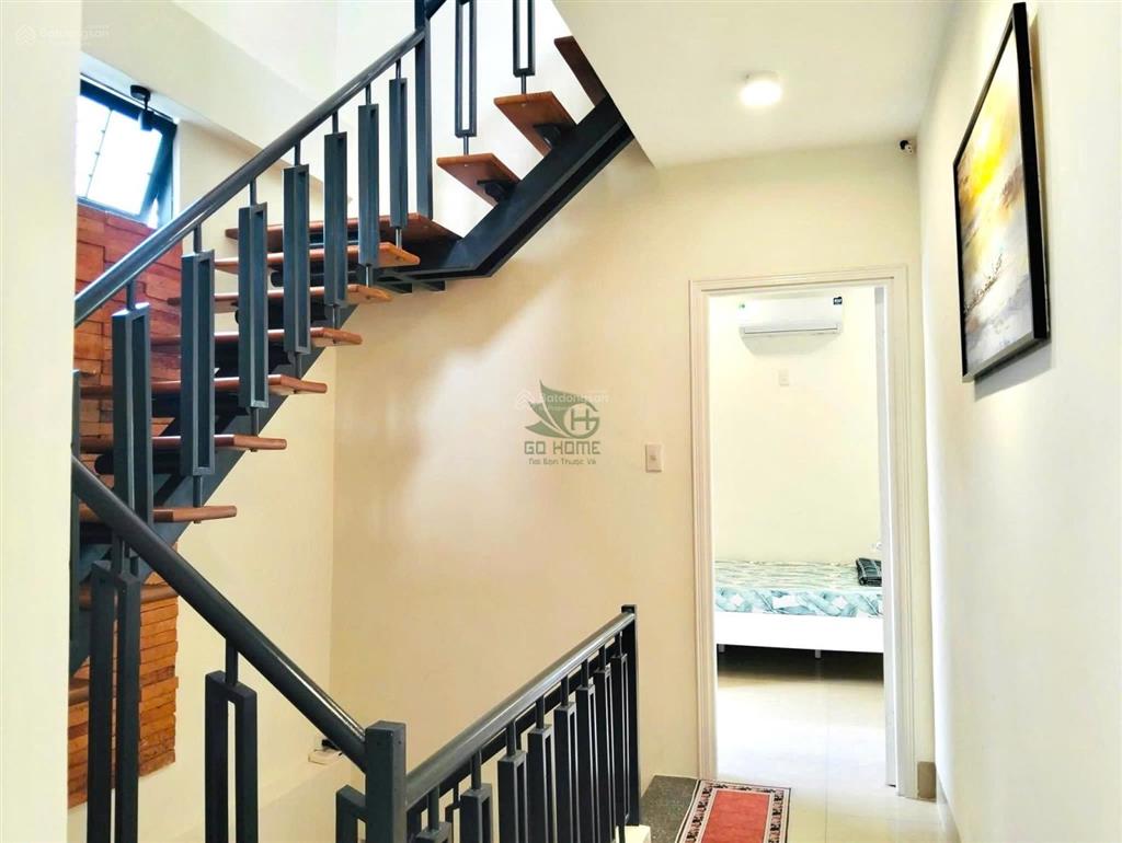 Cho thuê nhà 3 tầng 3 phòng ngủ có sân vườn thoáng mát gần biển khu bắc nha trang giá 20 triệu/th