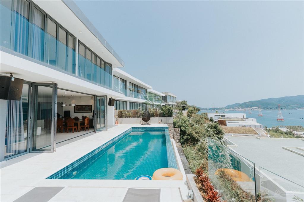 Cho thuê biệt thự anh nguyễn view biển 5 phòng ngủ siêu đẹp có hồ bơi giá 180 triệu/tháng