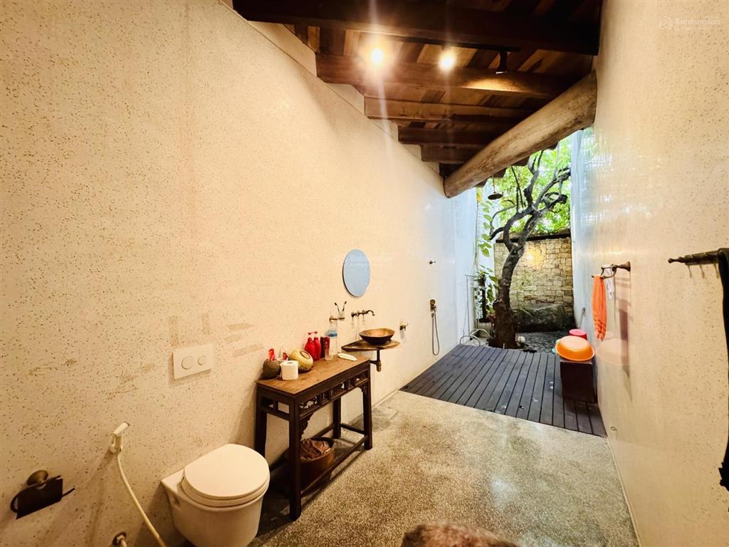 Cho thuê căn villa sân vườn 528m2 4 phòng ngủ khu phước long giá 40 triệu/tháng