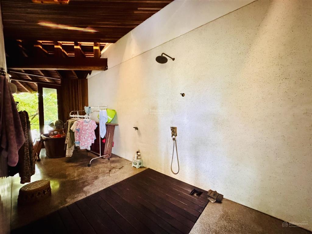 Cho thuê căn villa sân vườn 528m2 4 phòng ngủ khu phước long giá 40 triệu/tháng