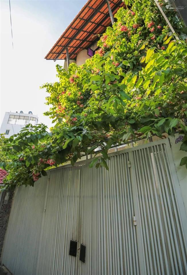 Cho thuê nhà có sân vườn 3 phòng ngủ phía bắc nha trang giá 16 triệu/tháng