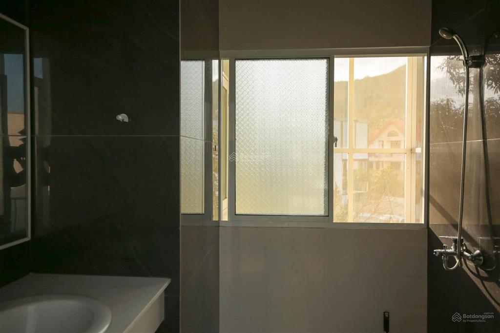 Cho thuê nhà có sân vườn 3 phòng ngủ phía bắc nha trang giá 16 triệu/tháng