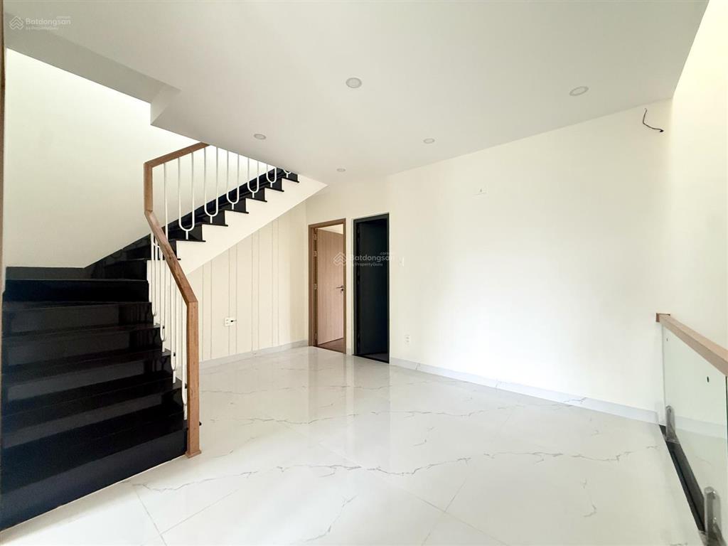 Cho thuê nhà mới 3 tầng 3 phòng ngủ full nội thất khu vcn phước hải 35 triệu/tháng