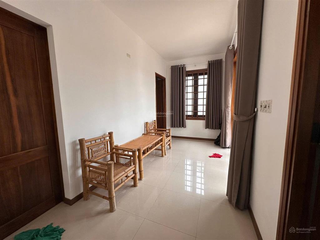 Cho thuê villa 3 phòng ngủ siêu đẹp, có sân đậu ô tô vĩnh thạnh 17 triệu/tháng
