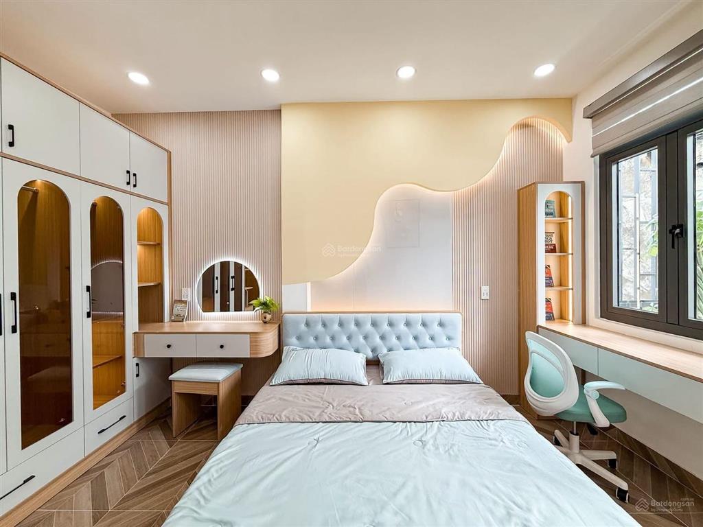 Nhà mới 50m2 3 tầng có sân thượng, 6,2 tỷ