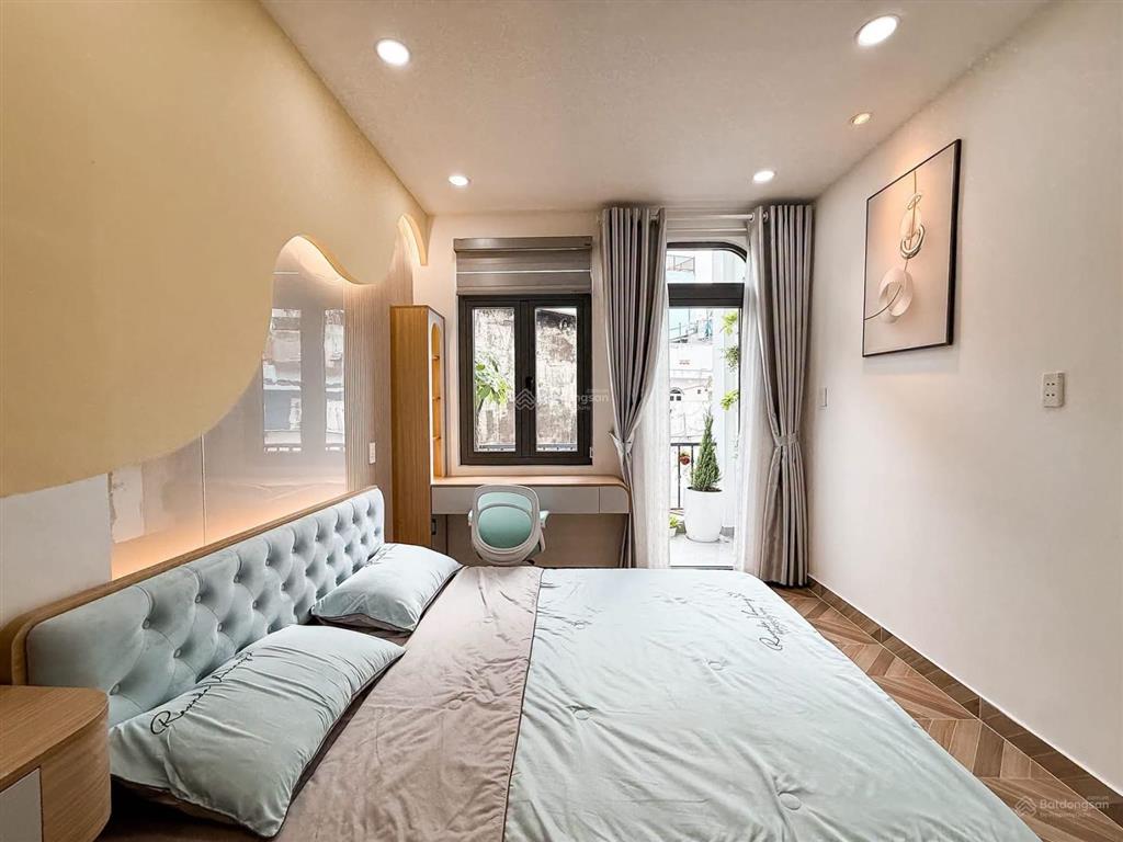 Nhà mới 50m2 3 tầng có sân thượng, 6,2 tỷ