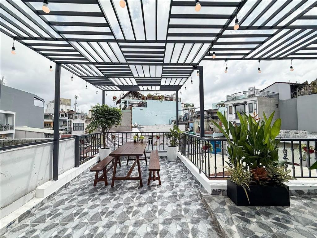Nhà mới 50m2 3 tầng có sân thượng, 6,2 tỷ