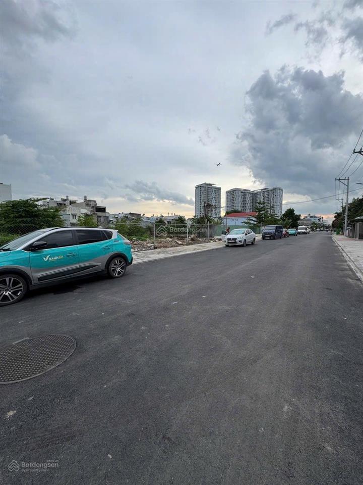 Bán nhà đối diện vạn phúc 2,95 tỷ sổ riêng