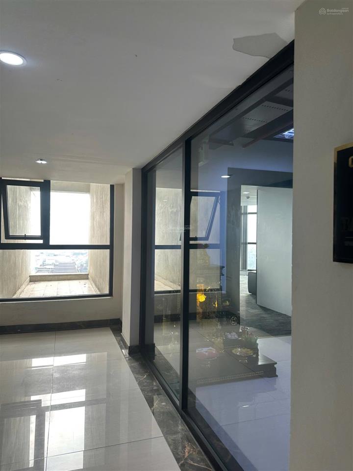 Bán ngay sàn văn phòng 1000m2 nguyên tầng dòng tiền cho thuê hấp dẫn, sổ đỏ chính chủ