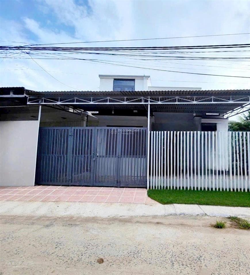 Nhà mặt tiền xuân phong, nha trang