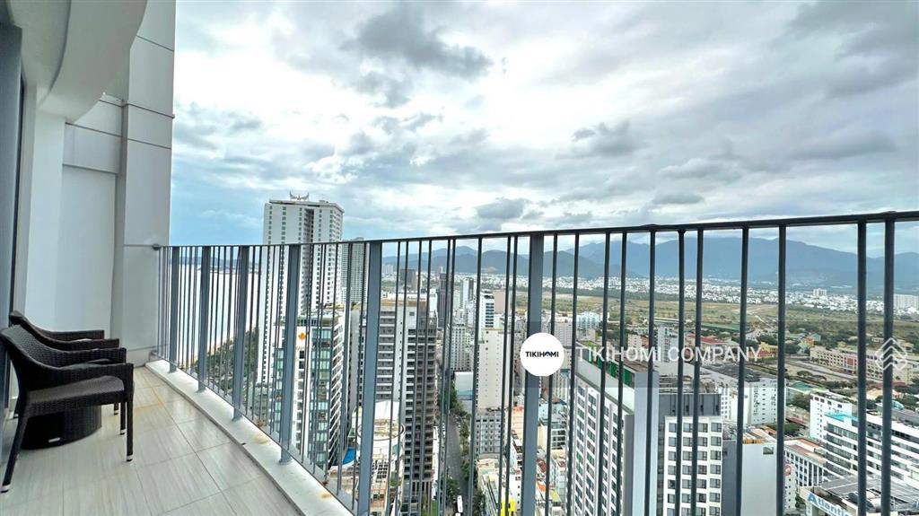 Giá tốt nhất thị trường bán căn hộ view phố xèo quạt panorama ban công siêu dài  2,2 tỷ