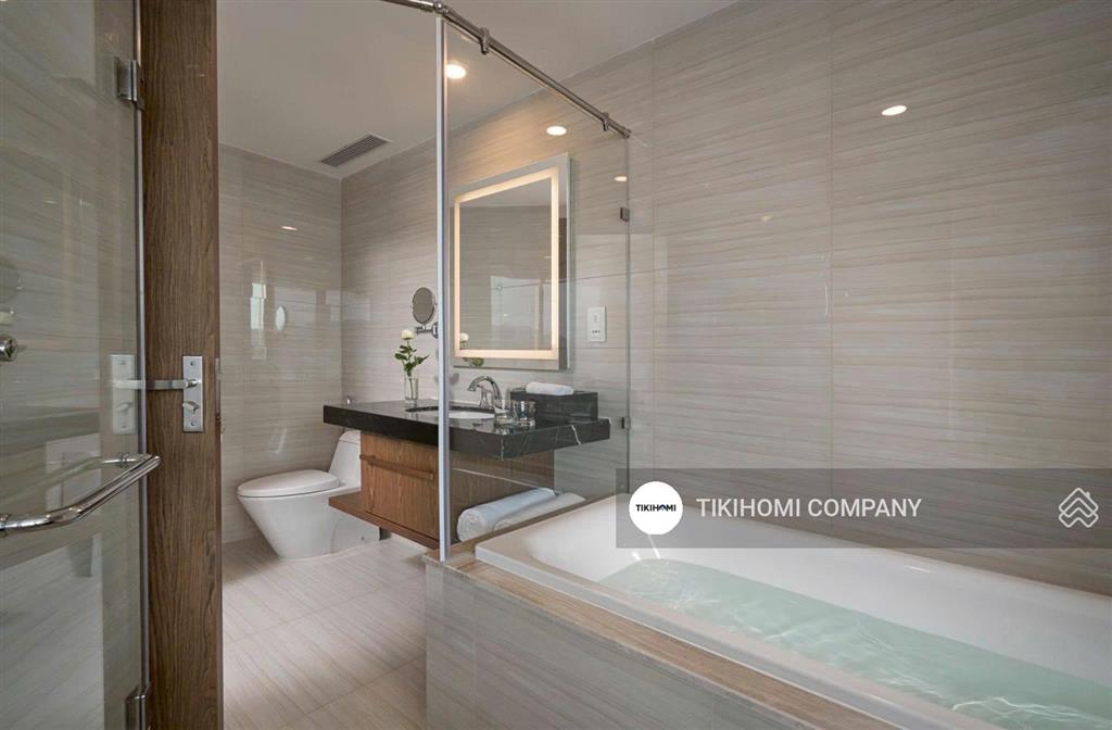 Giá tốt nhất thị trường bán căn hộ view phố xèo quạt panorama ban công siêu dài  2,2 tỷ