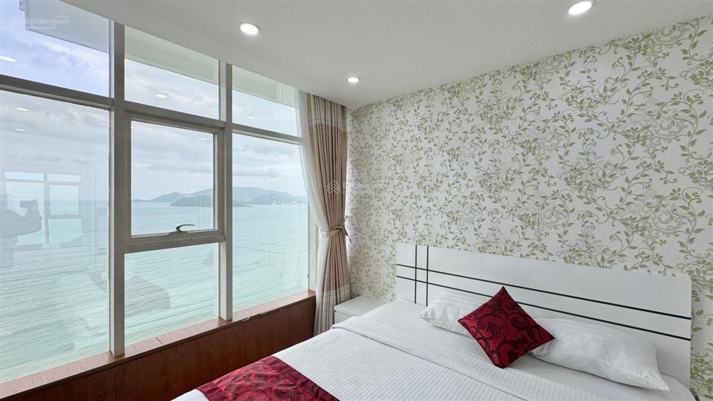 Bán căn hộ view biển rộng tại mường thanh 60  giá 2,65 tỷ
