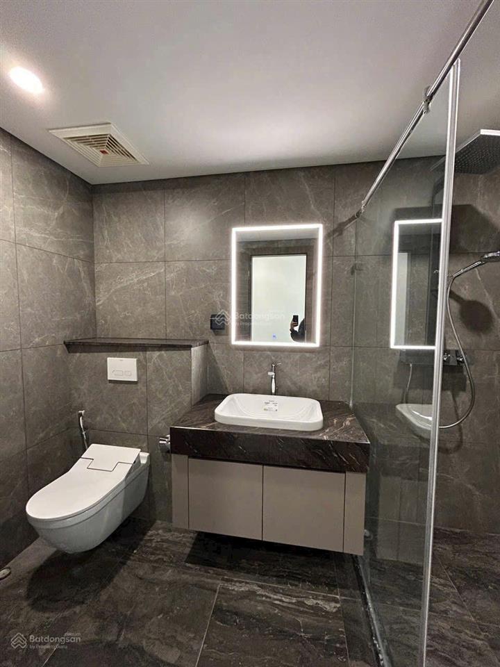 Cho thuê 2pn + 1 kho noble giá siêu tốt chỉ 16tr free phí quản lý đến 2028