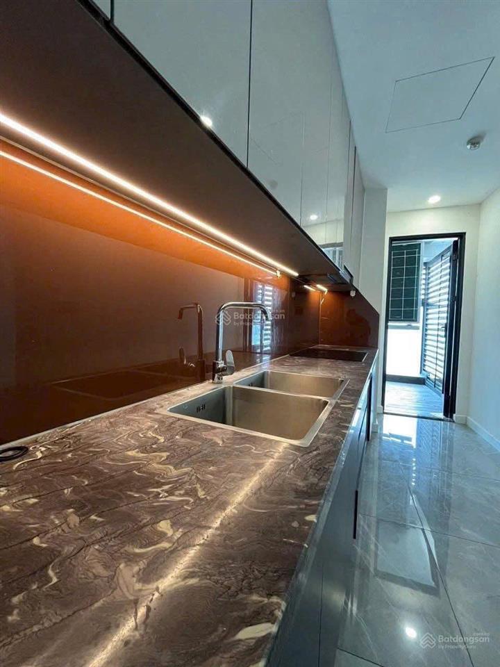 Cho thuê cc 125m2 tại noble crystal riverside, giá tốt 15 triệu, free phí quản lý