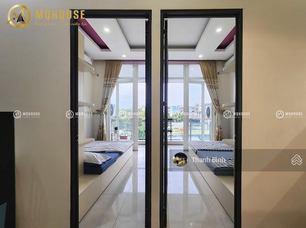Căn hộ dịch vụ 2 phòng ngủ ban công  cửa sổ, ngay luỹ bán bích, full nội thất, thang máy