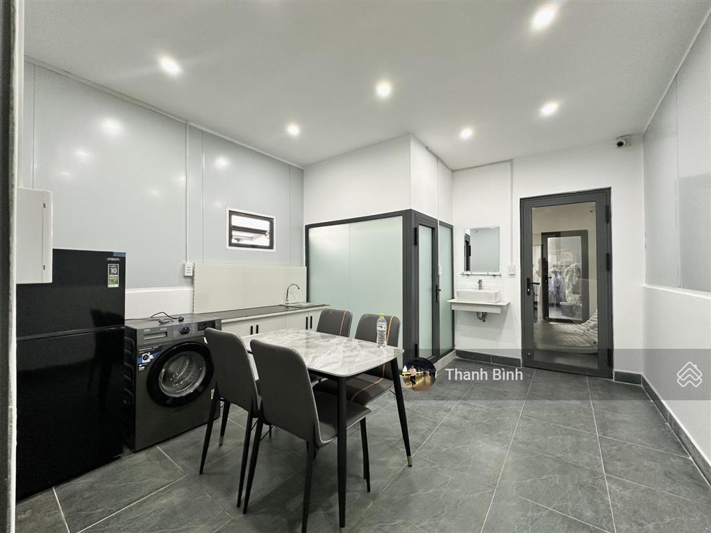 1 phòng ngủ 70m2  có sân thượng riêng  máy giặt riêng, tách bếp ngay q11  gần đầm sen, âu cơ
