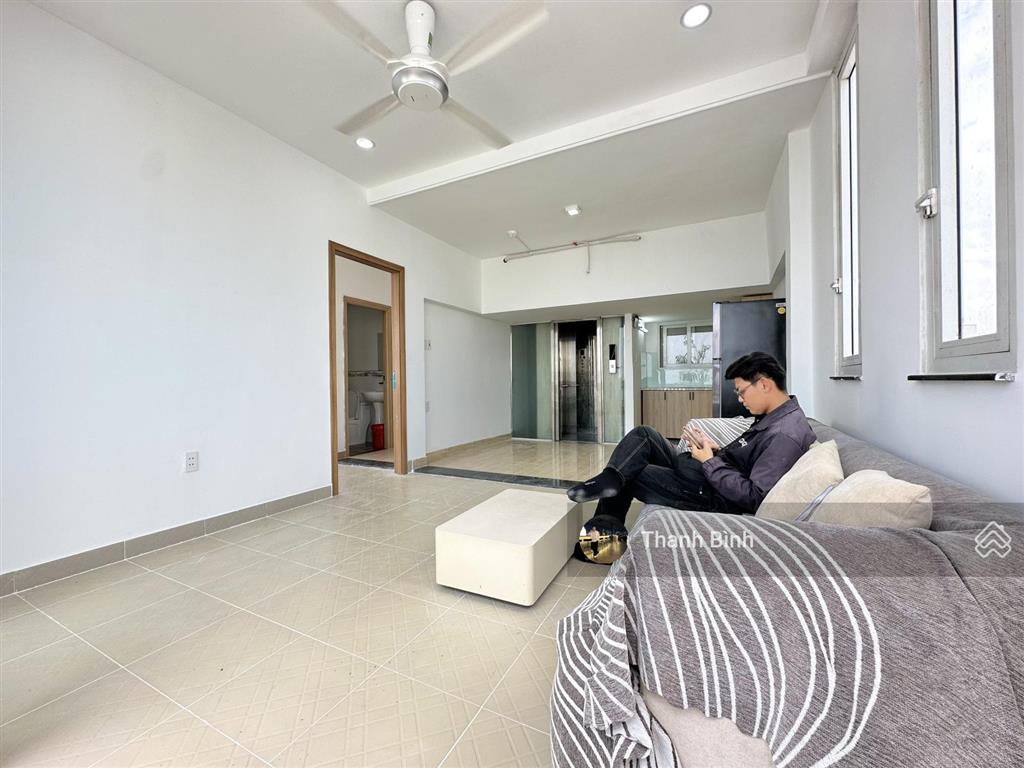 Căn 1 phòng ngủ ban công 45m2, cực thoáng, nhiều ánh sáng gần chợ tân hương, đường ô tô