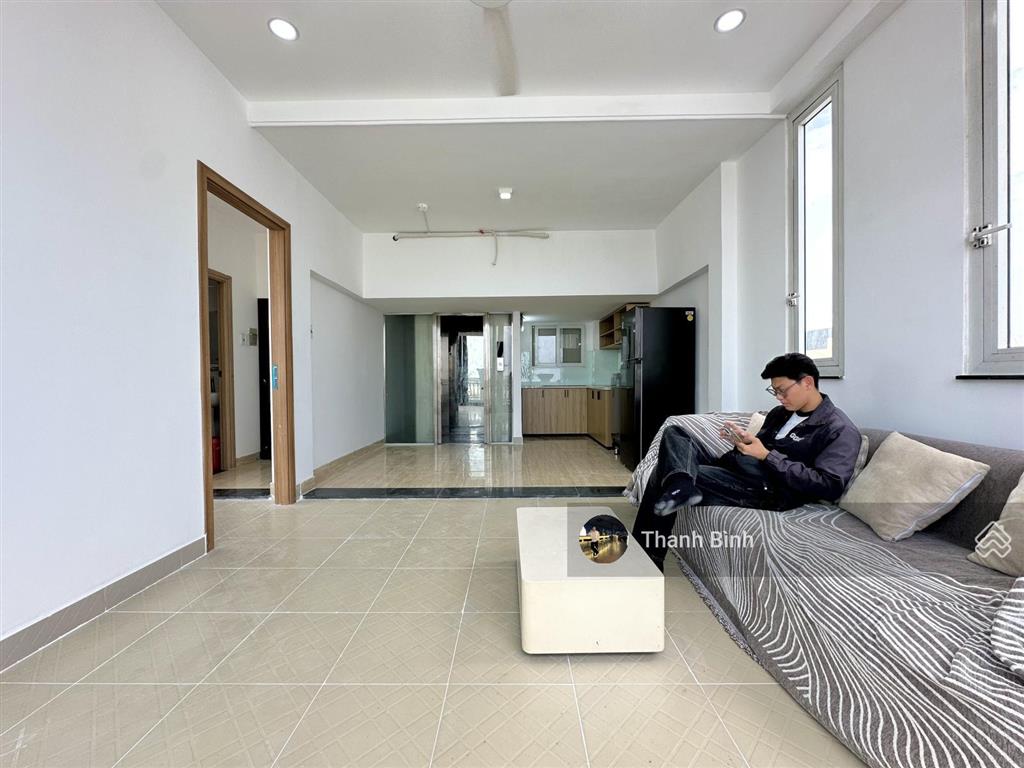 Căn 1 phòng ngủ ban công 45m2, cực thoáng, nhiều ánh sáng gần chợ tân hương, đường ô tô
