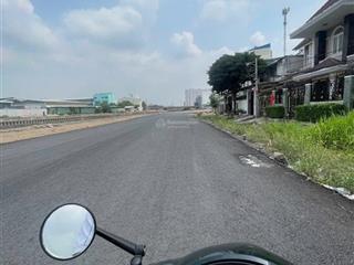 Bán nhà mặt tiền kênh tham lương 36m2 hầm trệt lửng 2 lầu giá cực tốt