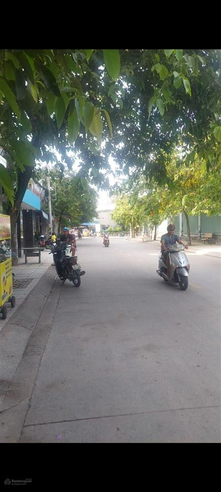 Bán nhà mặt tiền đường buôn bán sầm uất 4x18,5  3 tầng, chỉ 5,x tỷ