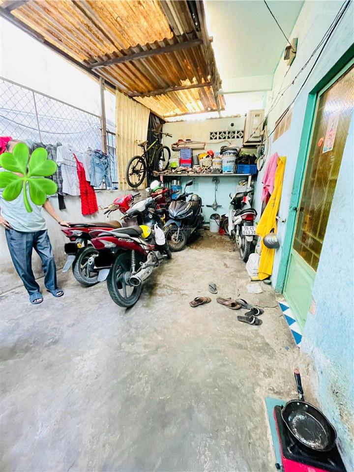 Bán nhà 2 tầng hxh huỳnh tấn phát, quận 7 chỉ nhỉnh 7 tỷ, 100m2, 8pn, 8wc, giá tốt thu 300 tr/năm