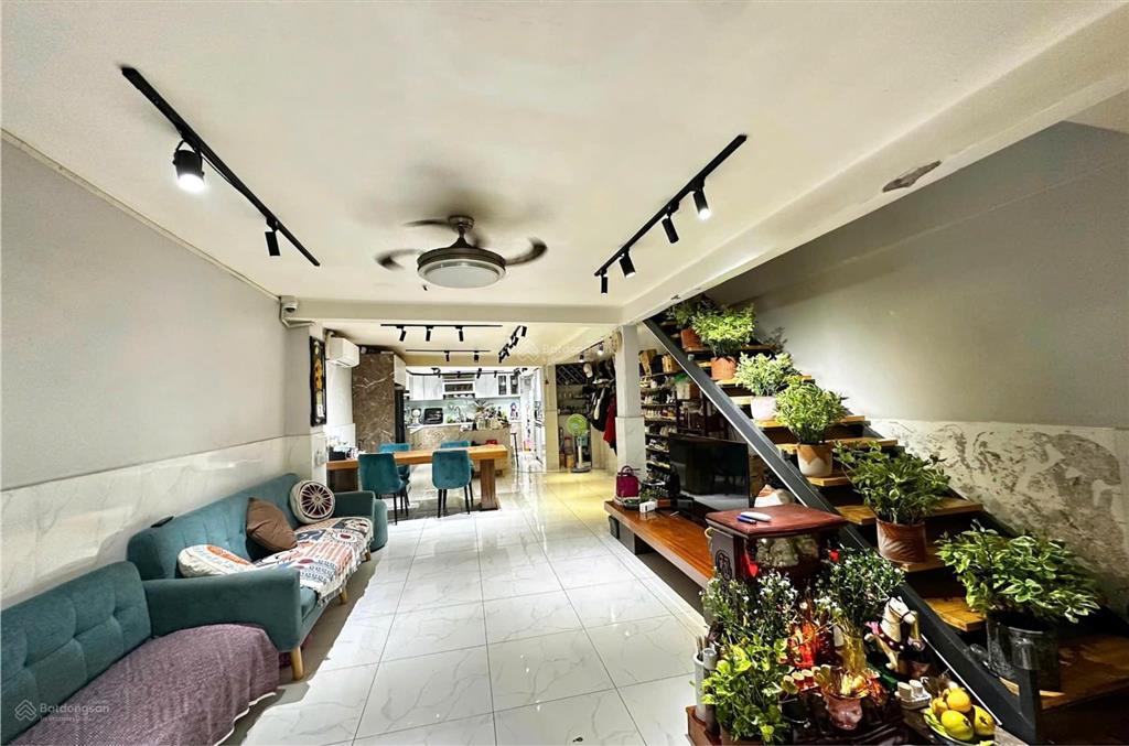 Bán nhà 3 tầng lầu hxh tại bến vân đồn, quận 4, hcm chỉ nhỉnh 9 tỷ, 72m2 đất, pháp lý đầy đủ