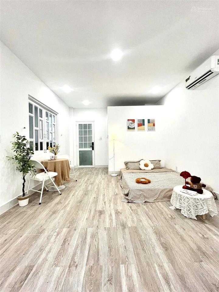 Bán gấp nhà cho thuê ch dv 4 tầng huỳnh tấn phát, quận 7, tp hcm chỉ nhỉnh 8 tỷ, thu 60 tr/ tháng