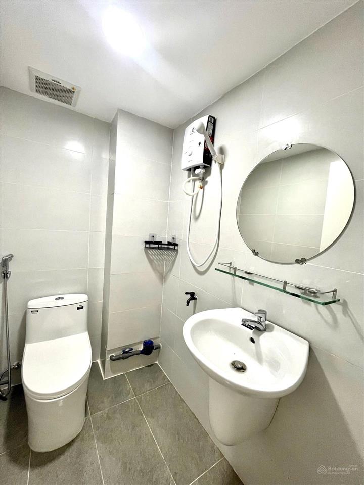 Bán gấp nhà cho thuê ch dv 4 tầng huỳnh tấn phát, quận 7, tp hcm chỉ nhỉnh 8 tỷ, thu 60 tr/ tháng