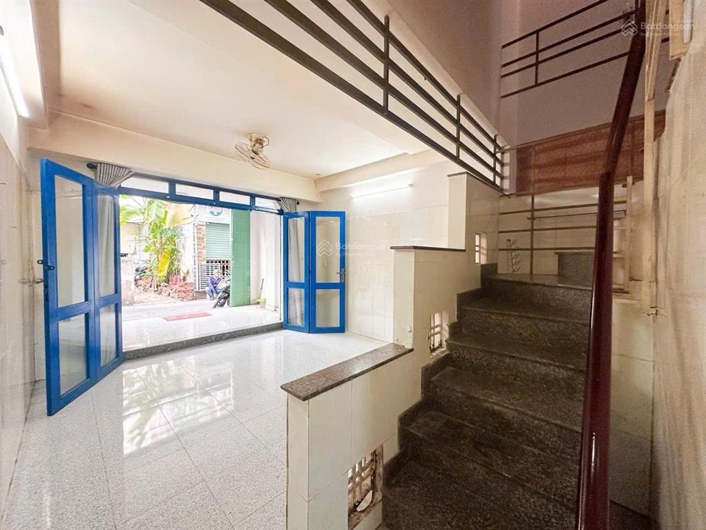 Bán nhà riêng 3 tầng ở ngay hẻm ô tô huỳnh tấn phát, tt nhà bè, tp hcm, chỉ nhỉnh 3 tỷ, 60m2 đất