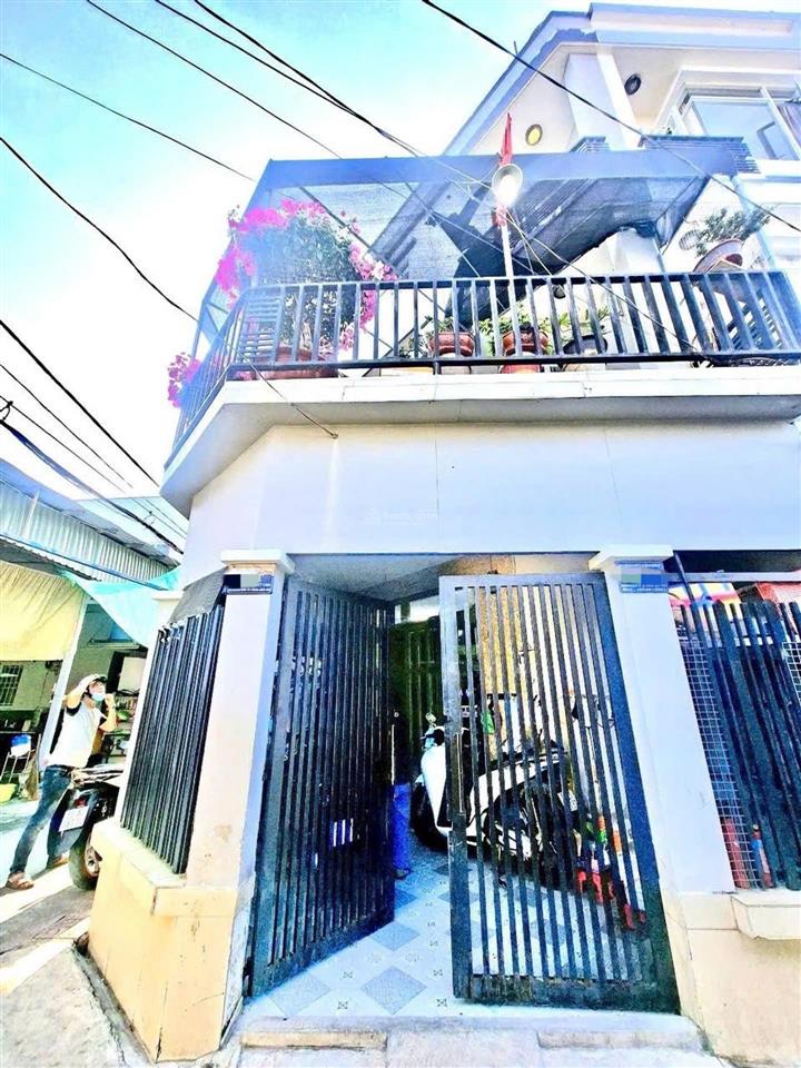 Bán nhà riêng 3 tầng lầu ở ngay hxh chỉ nhỉnh 3 tỷ siêu hot tại huỳnh tấn phát, nhà bè 50m2 đất