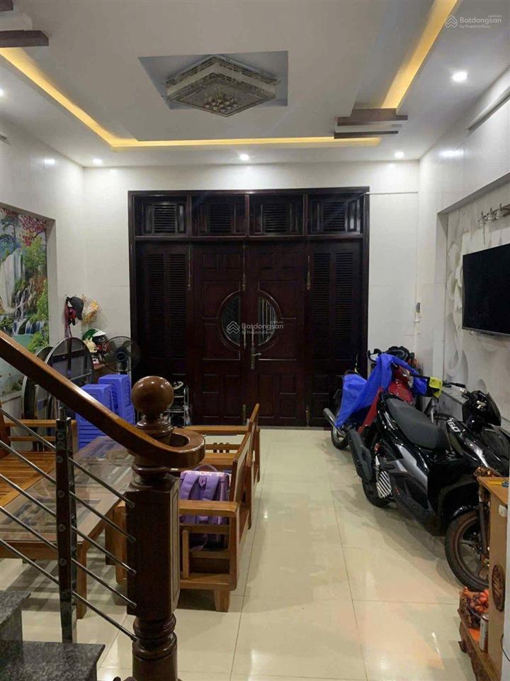 Bán nhà diên tích lơn ngang 9 m mặt tiền trần nhật duật