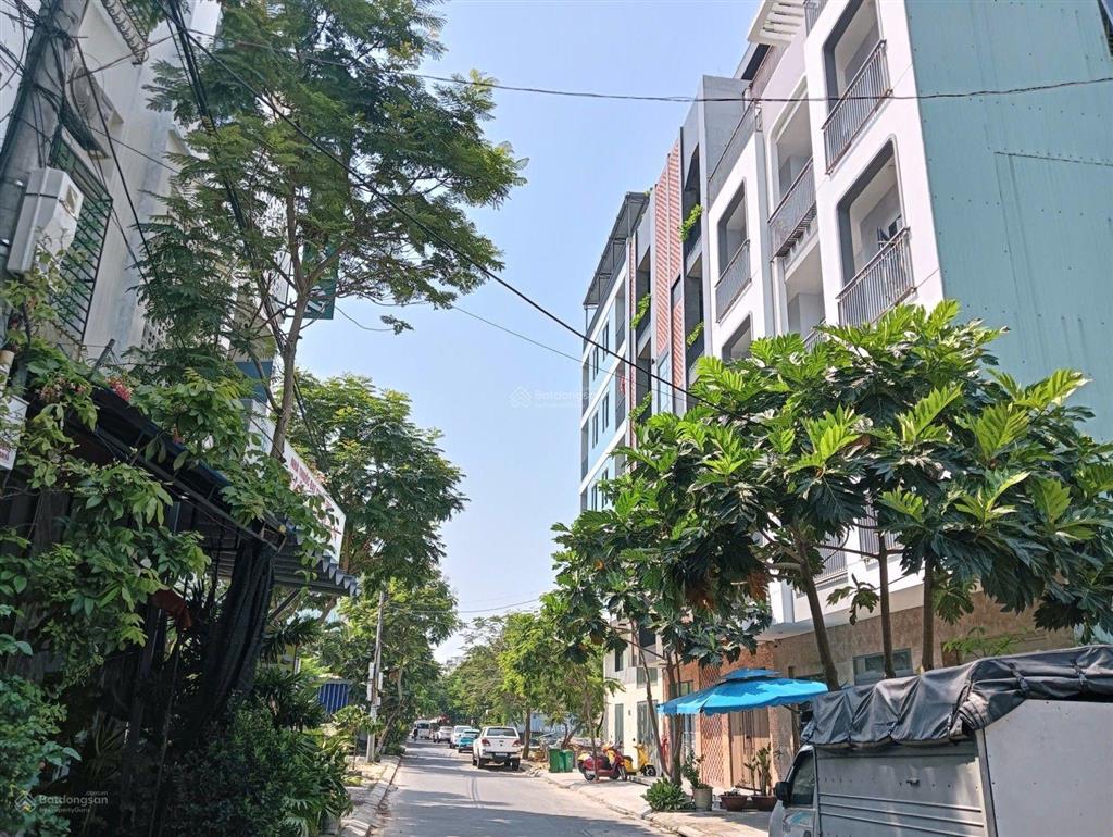 Gấp bán lô đất đẹp mặt tiền đường mỹ khê 8
